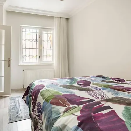 Lovely House In District Daire *